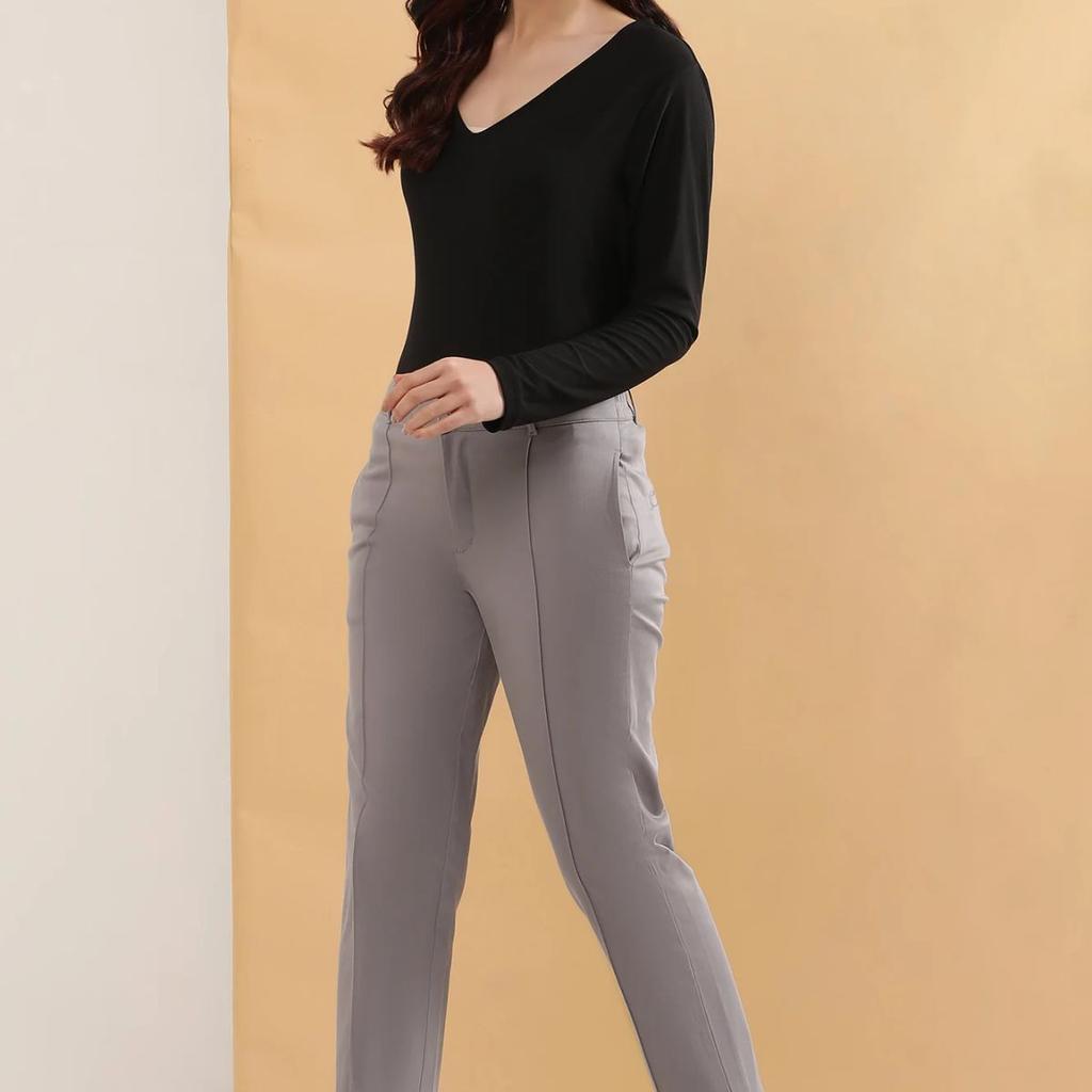 Grey Solid Straight Fit Cotton Pants With Pintuck Detail
