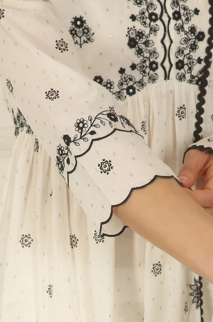 White Printed Thread Embroidered Chanderi Kurta, Pants and Kota Dupatta — photo 7