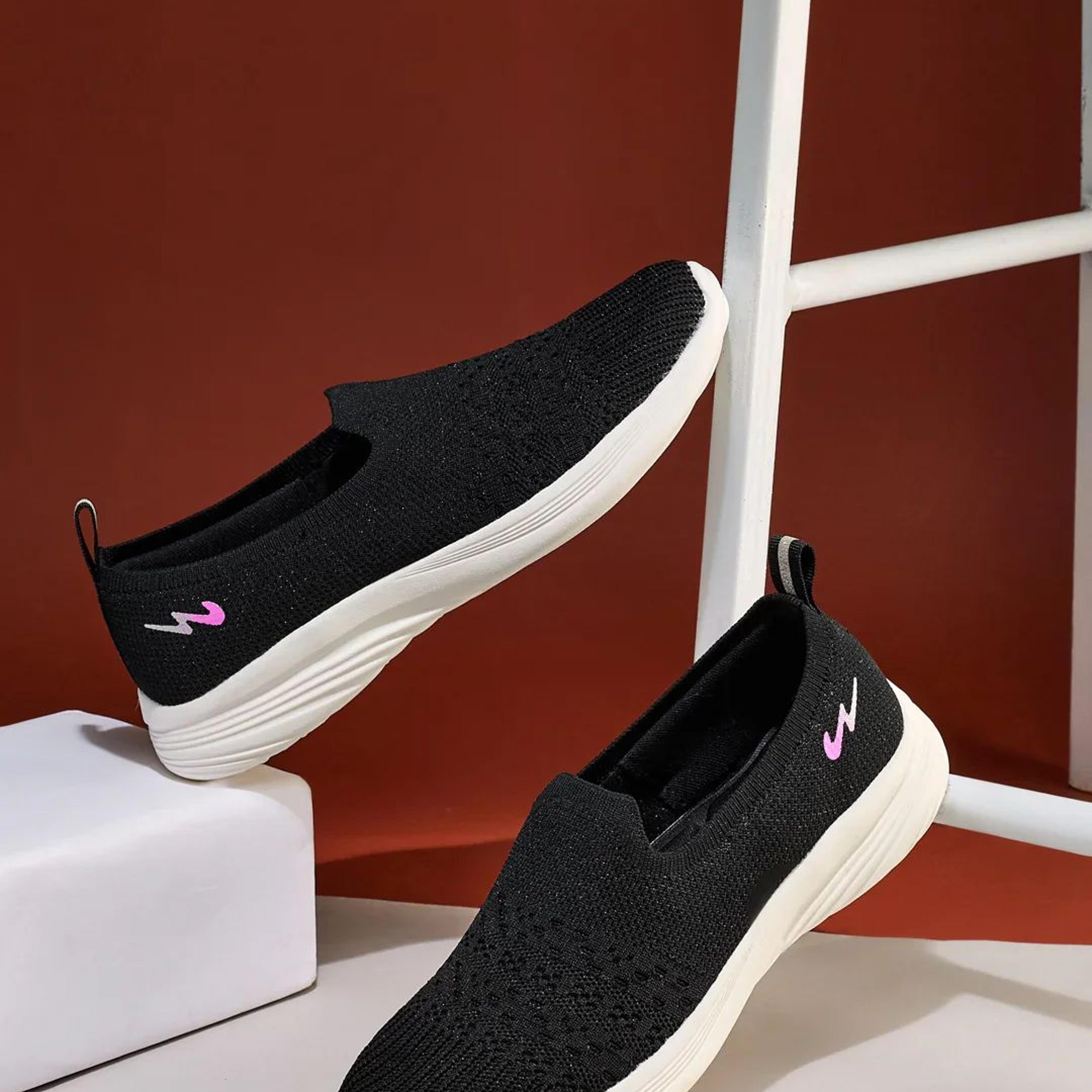 SWING Black Women's Walking Shoes