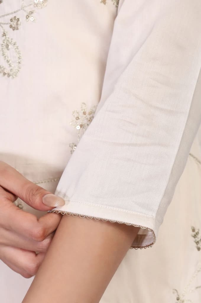 Off-White Embroidered Straight Viscose Kurta — photo 8
