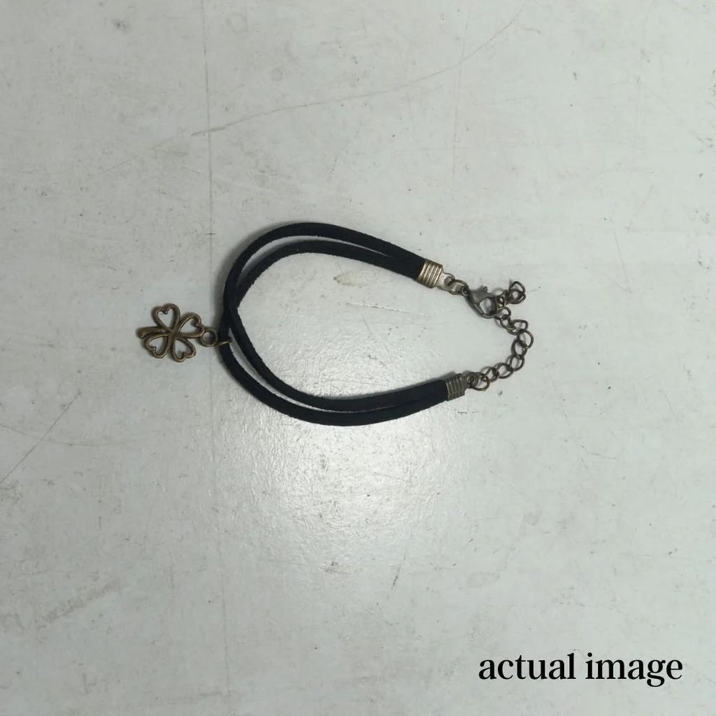 Lucky Bloom – Four Leaf Clover Charm Bracelet — photo 5