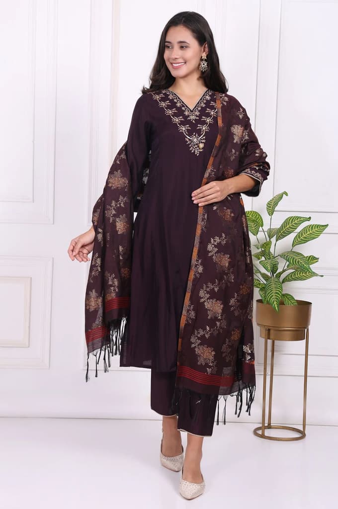 Purple Embroidered Straight Kurta, Pants and Dupatta Set — XS