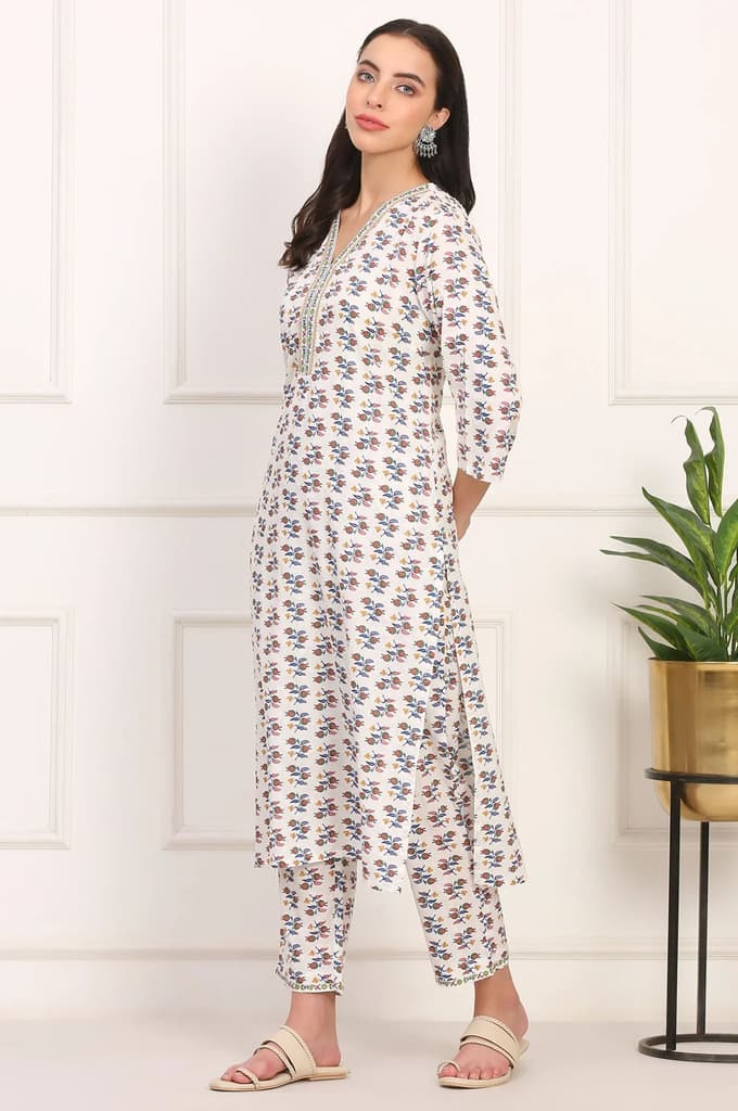 White Floral Printed Straight Pure Cotton Kurta and Straight Pant Co-ord Set — photo 5
