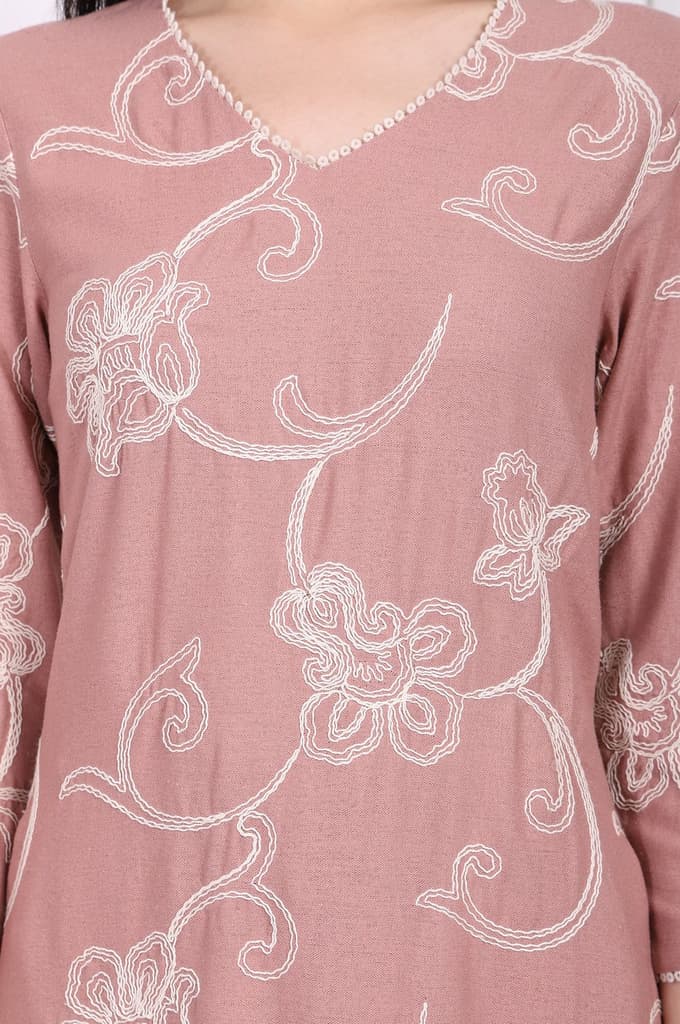 Pink Embroidered Straight Rayon Kurta with Straight Pant — photo 3