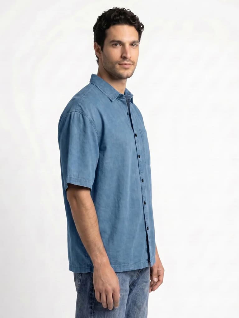 Men's Light Blue Oversized Fit Half Sleeve Solid Casual Denim Shirt — photo 2
