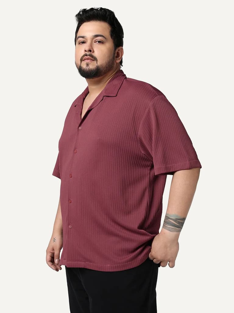 Plus Men's Light Maroon Cotton Half Sleeve Oversized Fit Textured Shirt with Cuban Collar — photo 2