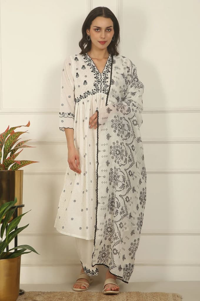 White Printed Thread Embroidered Chanderi Kurta, Pants and Kota Dupatta — photo 3