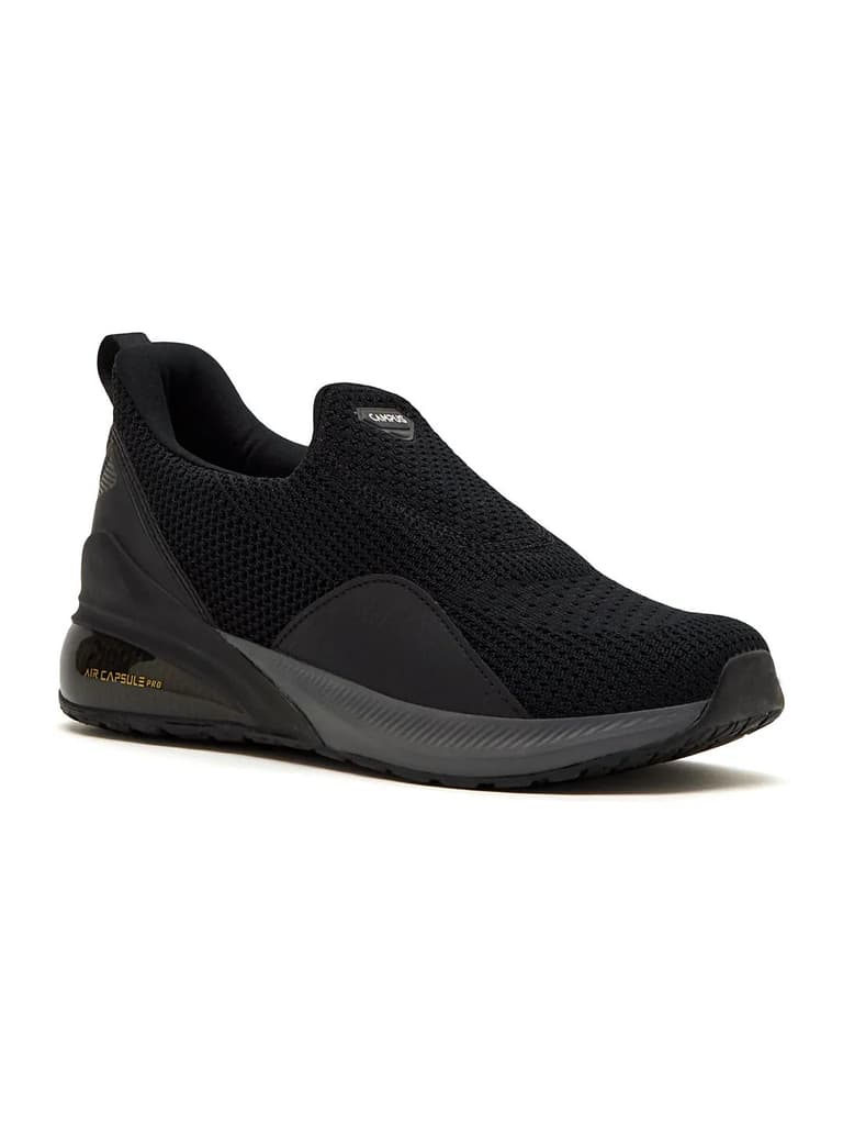 CROWD Black Men's Walking Shoes — Black / 6