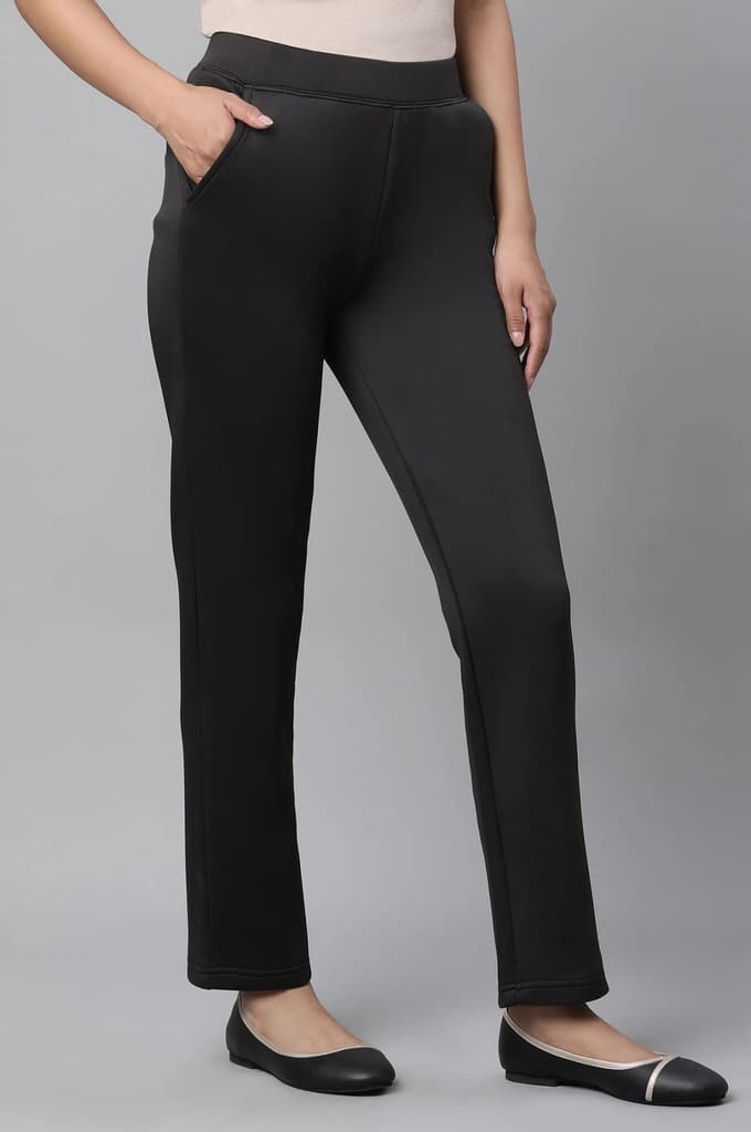 Black Solid Straight Fit Pants With Side Pockets — photo 4
