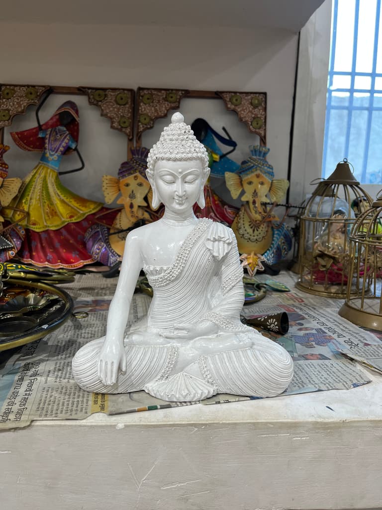 Buddha Statue | Sculpture | White | Gold