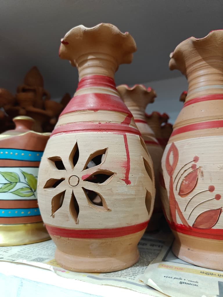 Vase with Design | Ceramic | Brown | Red
