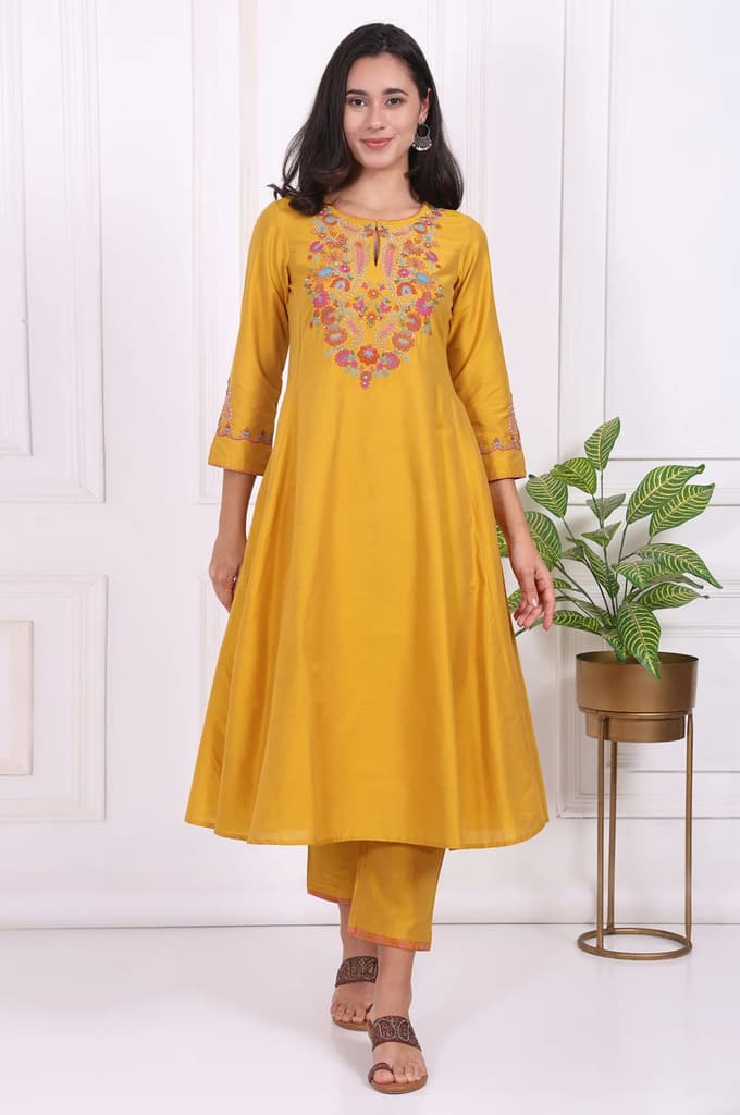 Yellow Embroidered Flared Kurta — photo 2
