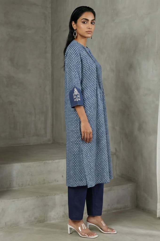 Blue Floral Thread Embroidered Pure Cotton Straight Kurta — photo 5