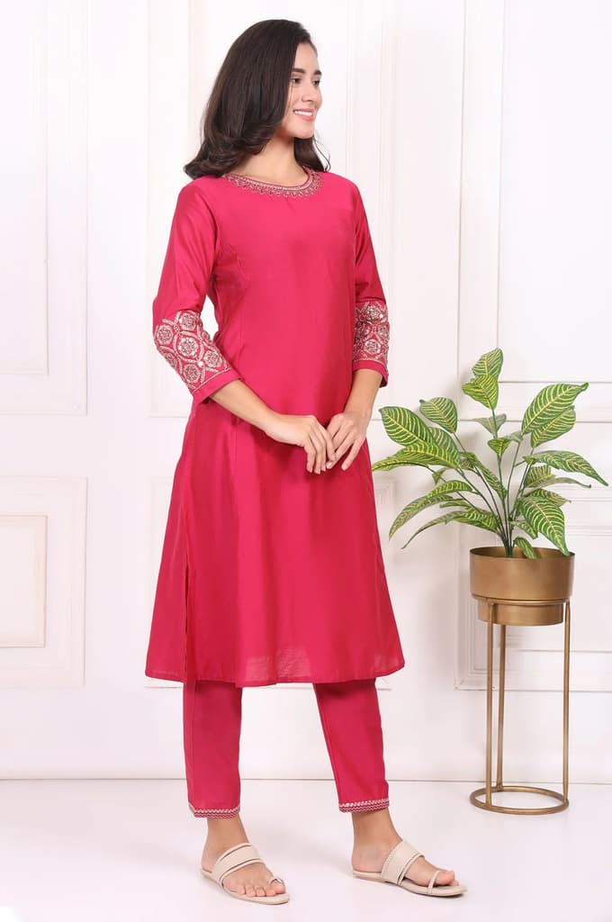 Pink Solid Metallic Embroidered Straight Kurta — photo 6