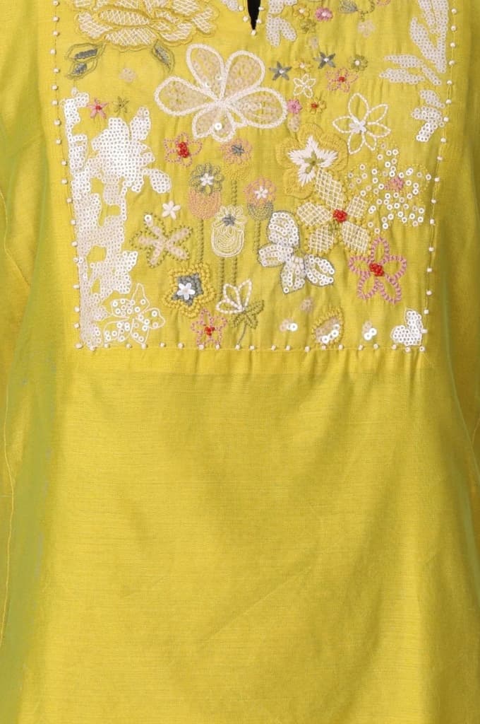Yellow Thread Embroidery Chanderi Straight Kurta with Pants and Dupatta Set — photo 3