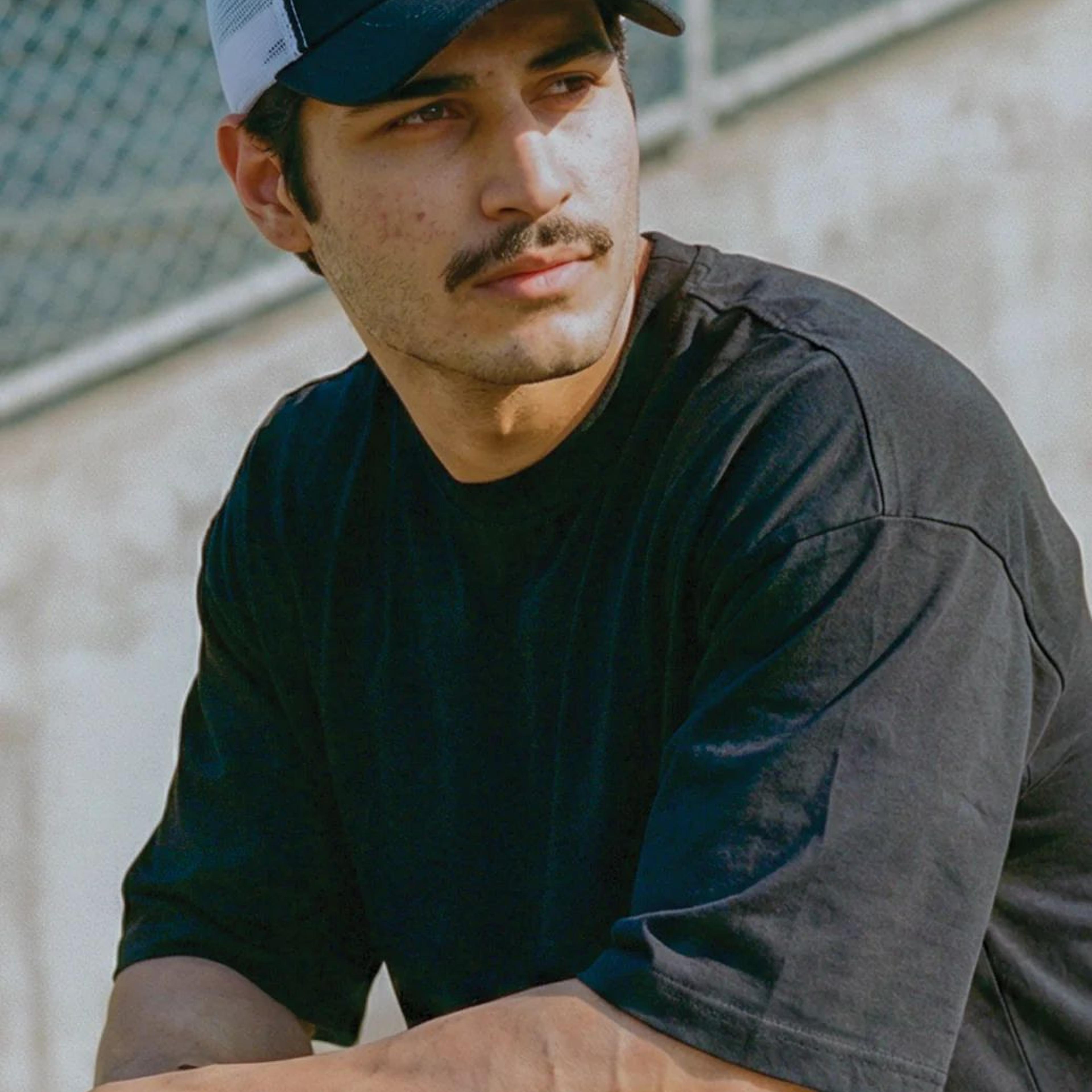 Unbeatable Trucker Cap Black/White