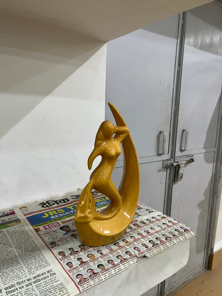 Golden Statue of a Woman | Sculpture | Bronze | Gold