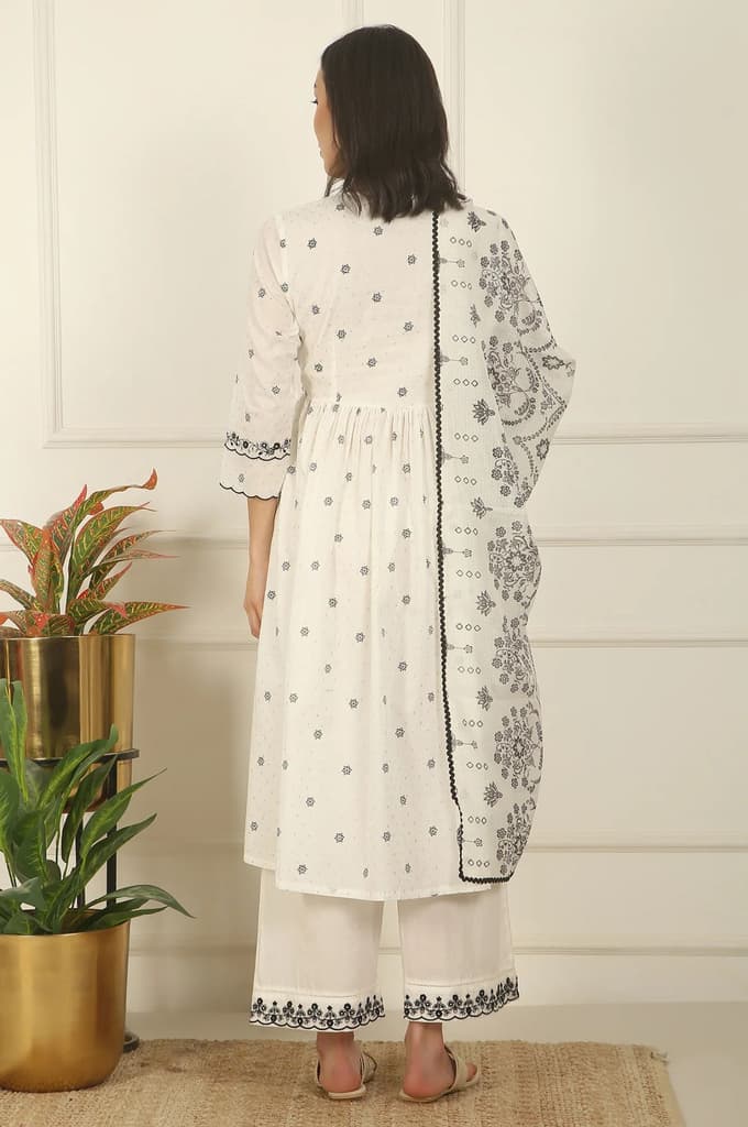 White Printed Thread Embroidered Chanderi Kurta, Pants and Kota Dupatta — photo 10