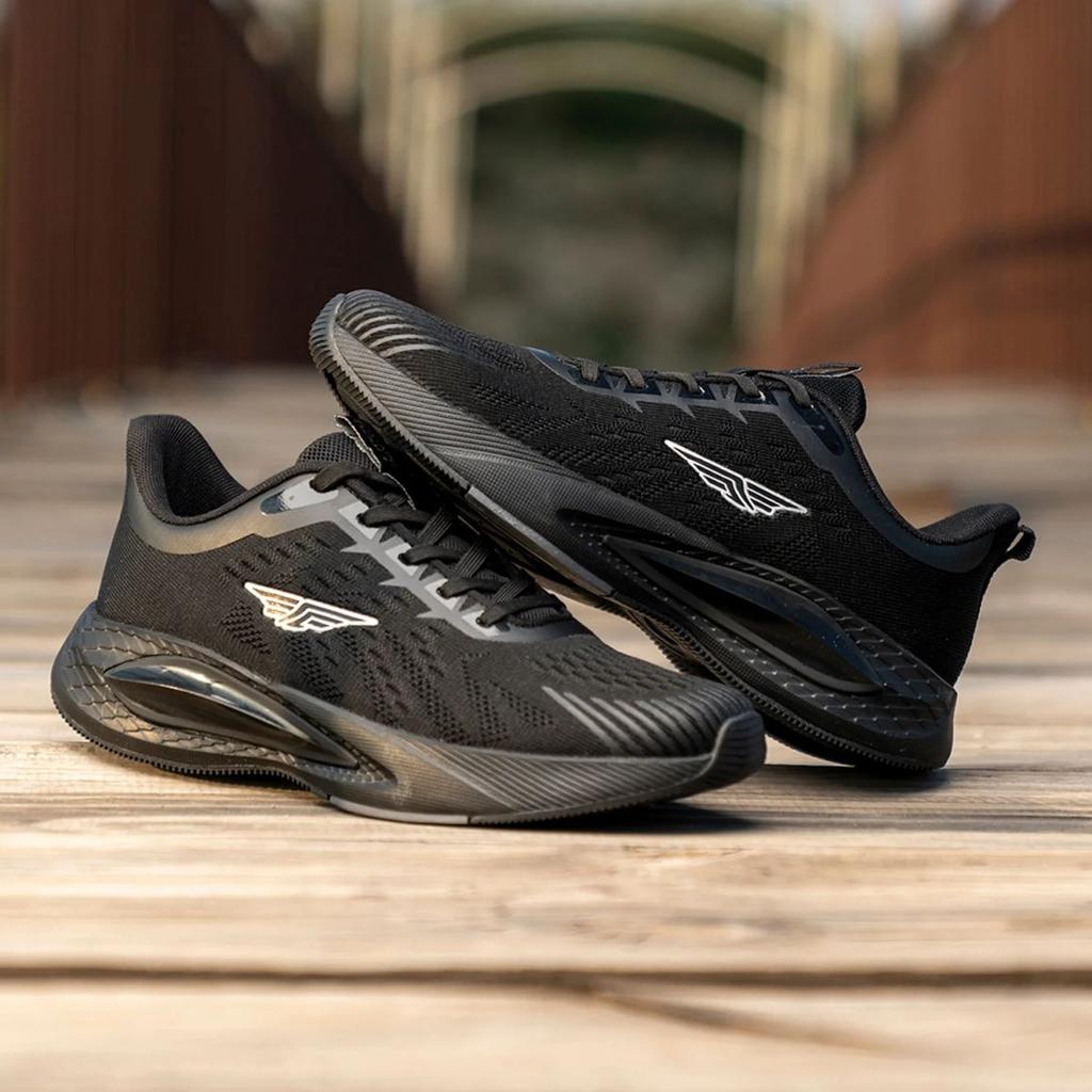 Men's Athleisure Sports Shoes with Hyperburst Cushioning — photo 6