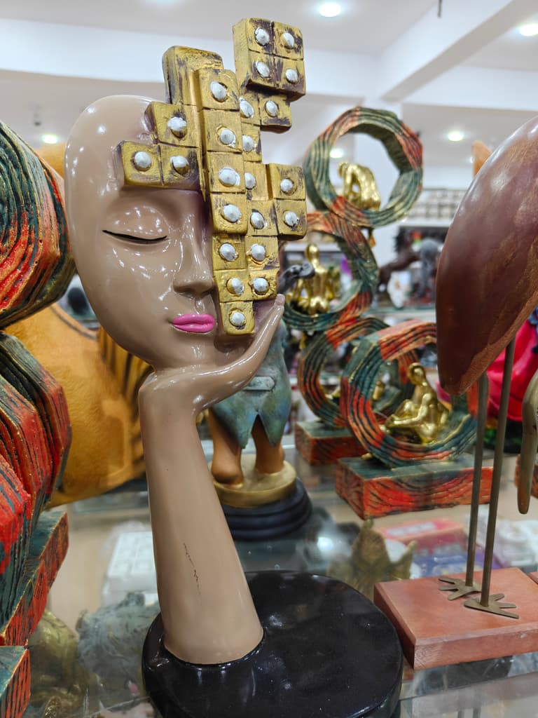 Headless Mannequin with Pink Lips | Display | Artificial | Brown