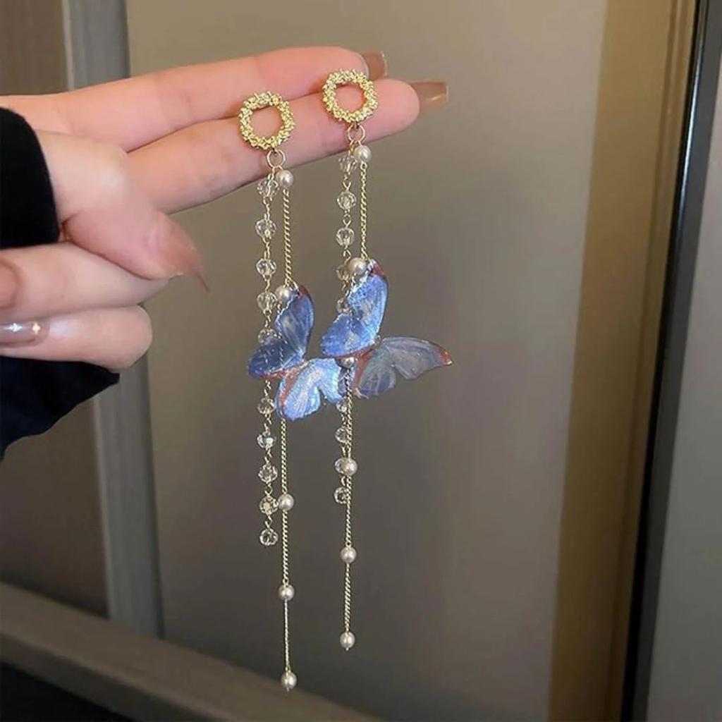 Butterfly Kisses – Pearl Drop Earrings — photo 3