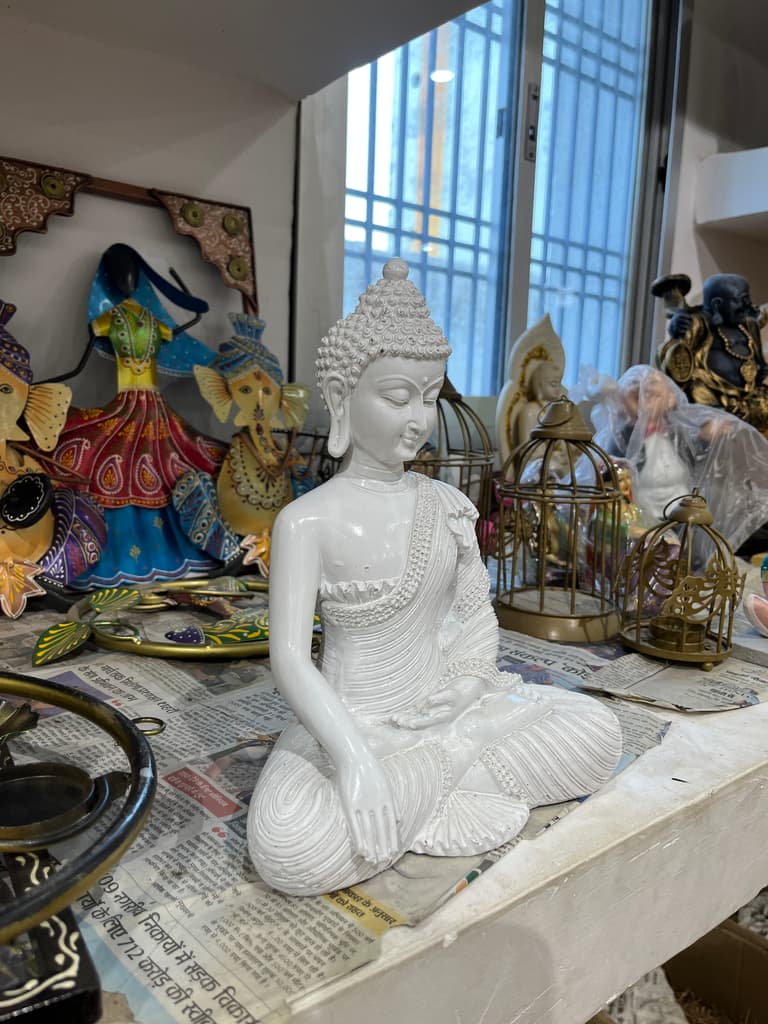 Buddha Statue | Sculpture | White | Gold