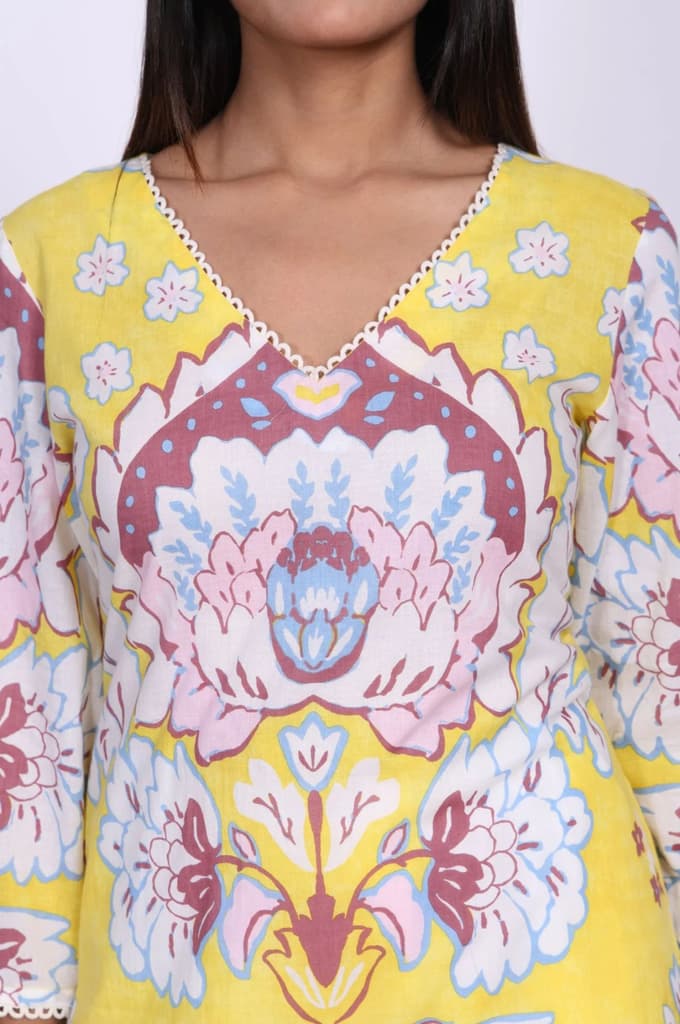 Yellow Floral Printed Lace Trim Pure Cotton Straight Kurta — photo 2