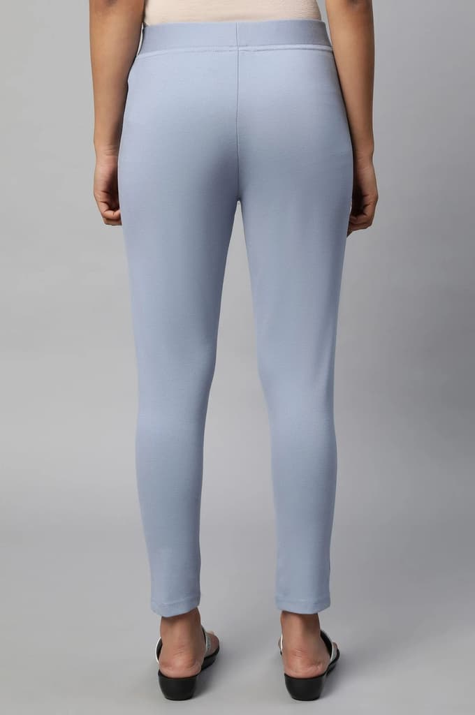 Light Blue Solid Skinny Fit Yoga Tights With Side Pockets — photo 2