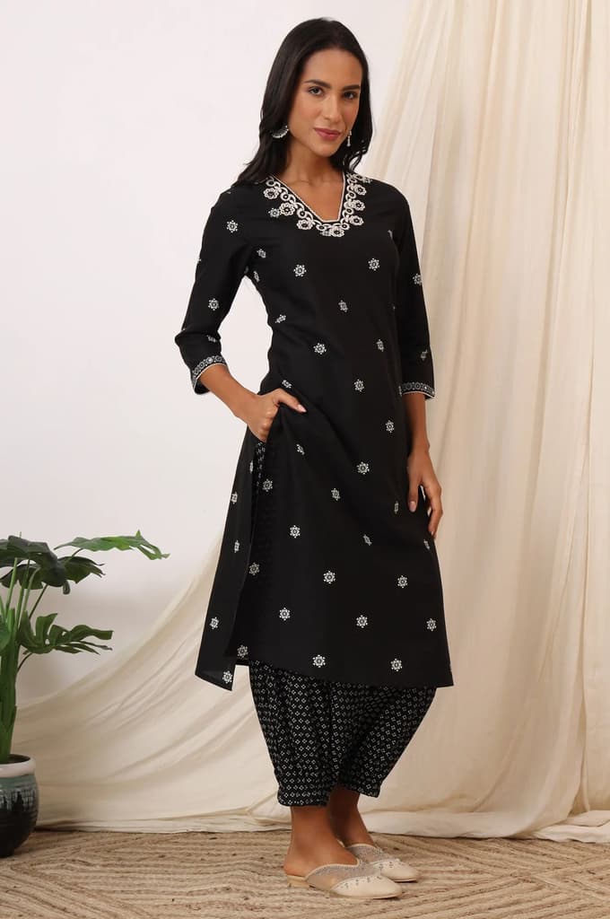 Black Bandhani Printed Pure Cotton Kurta, Pants and Dupatta Set — photo 7