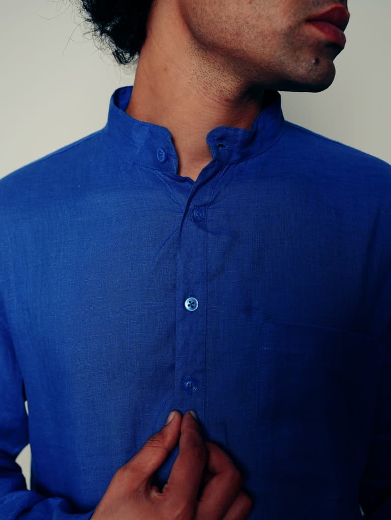 मोर पंखी (Mor Pankhi) - Men Peacock Blue Premium Linen Short Kurta — photo 4