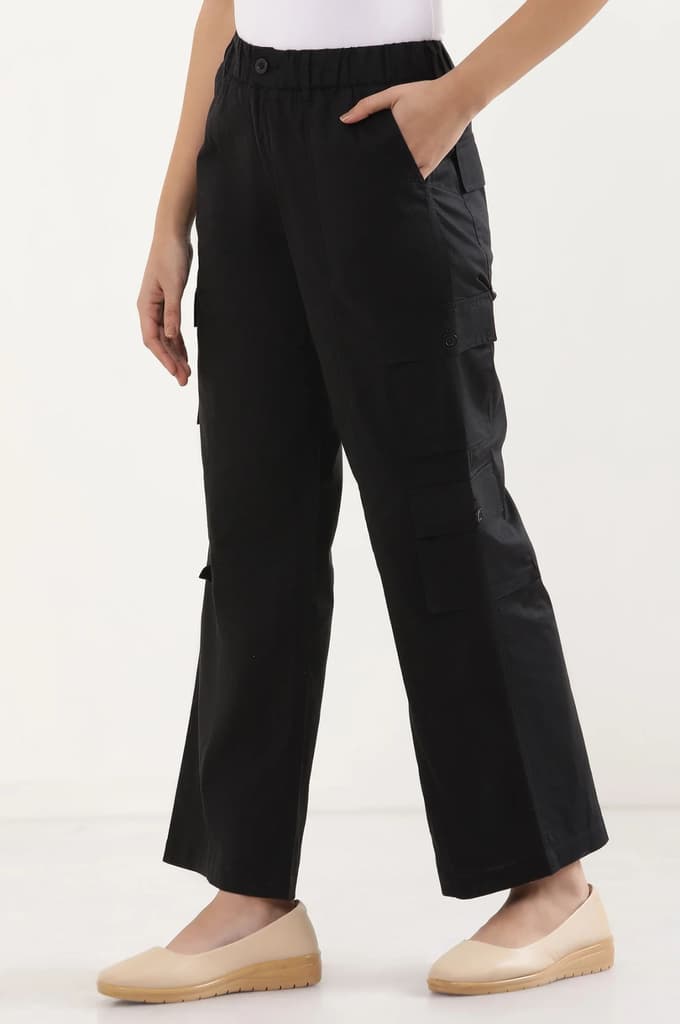 Black Solid Straight Fit Cotton Cargo Pants With Elasticated Waist — photo 3