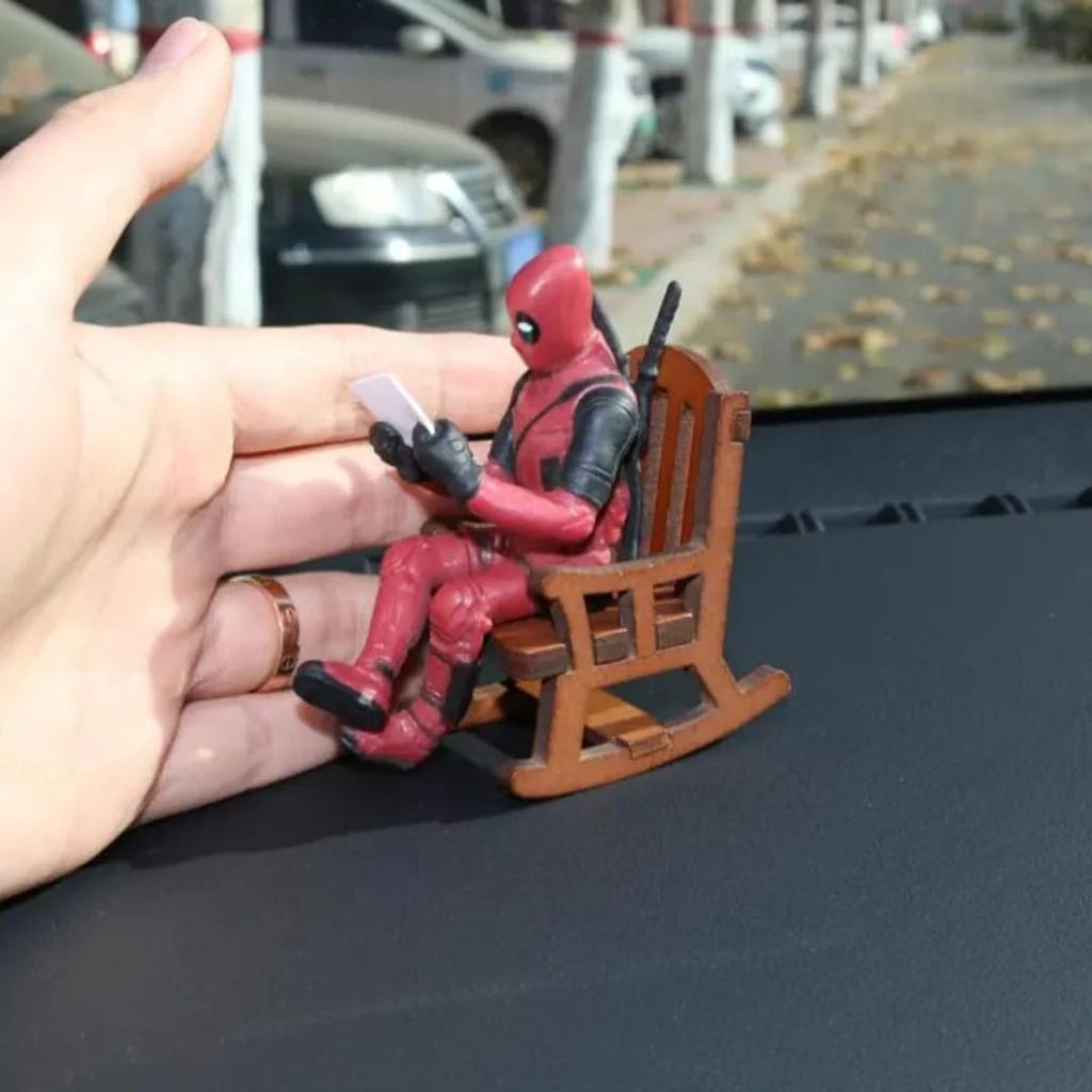 Deadpool Rocking Chair Figurine | Chill with the Merc with a Mouth — photo 2