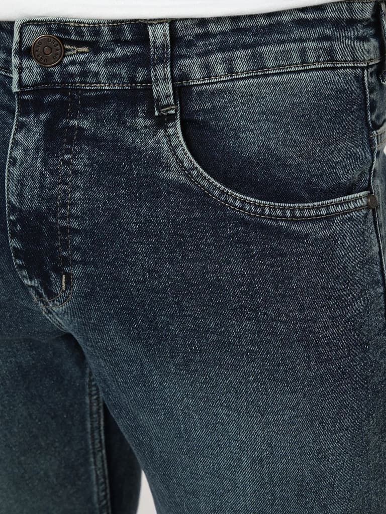 Men's Blue Bootcut Fit Mid Rise Tinted Heavy Washed Jeans Stretchable — photo 6