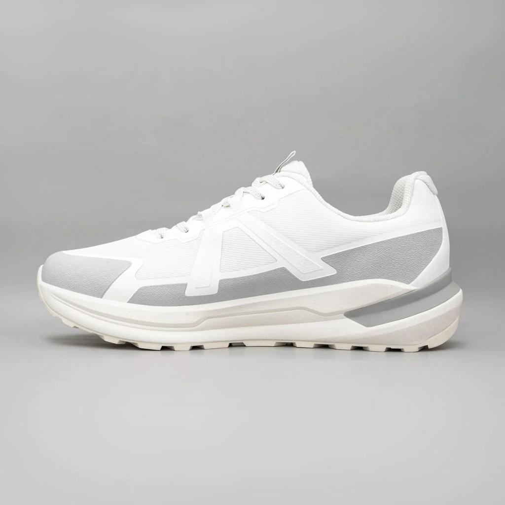 White Trail Running Shoes for Men | Low-Cut Outdoor — photo 3