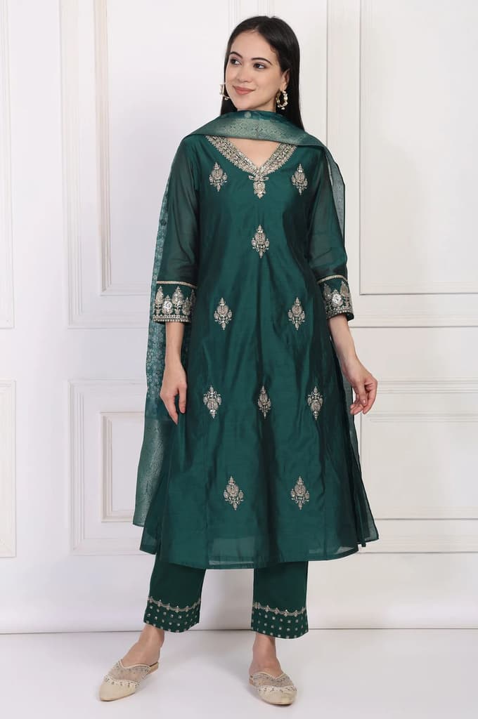 Green Embroidered A-Line Silk Kurta with Straight Pant and Dupatta Set — photo 2
