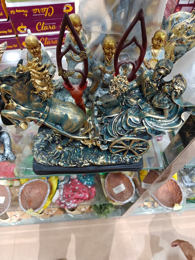 Bronze Statue of a Woman | Sculpture | Metal | Gold