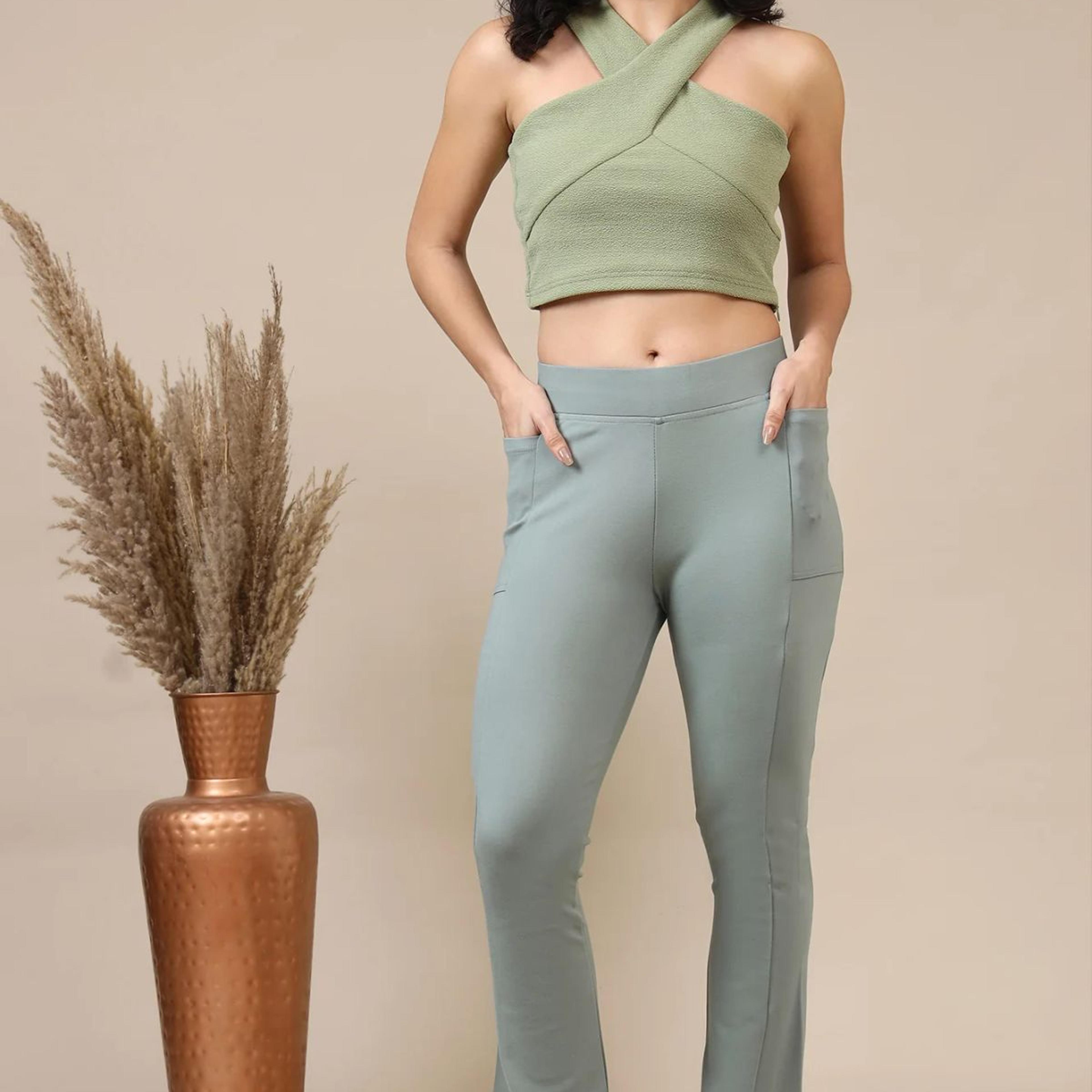 Green Solid Flared High Waisted Yoga Tights With Side Pockets