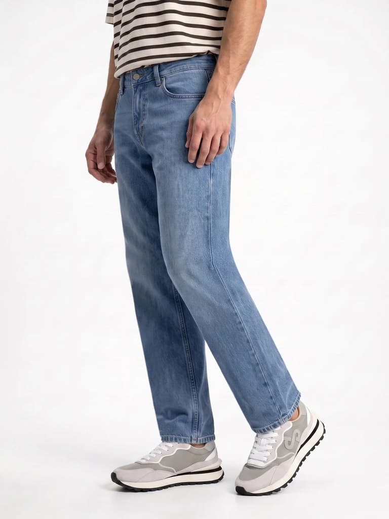 Men's Light Blue Relaxed Fit Washed Denim Jeans Non-Stretchable — photo 2