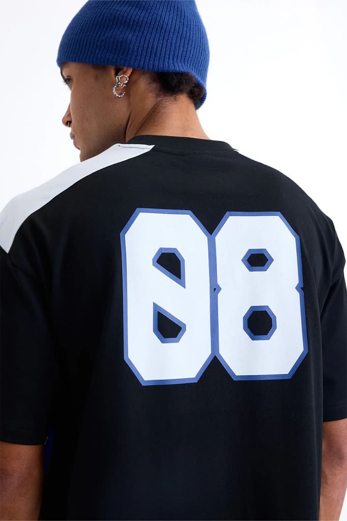 Overdrive 08 Oversized T-shirt — photo 7