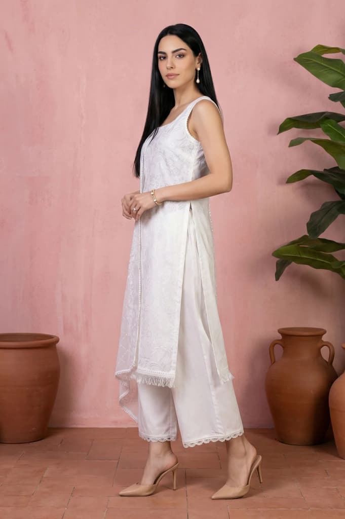 White Lace Floral Printed Straight Kurta With Parallel Pants And Brasso Dupatta Set — photo 4