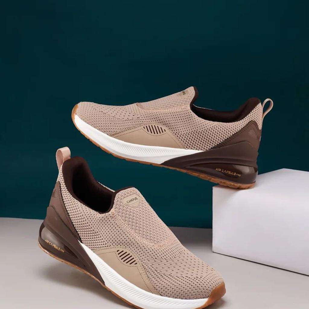 CROWD Beige Men's Walking Shoes