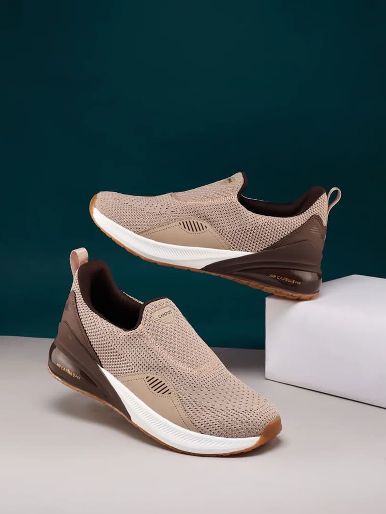 CROWD Beige Men's Walking Shoes