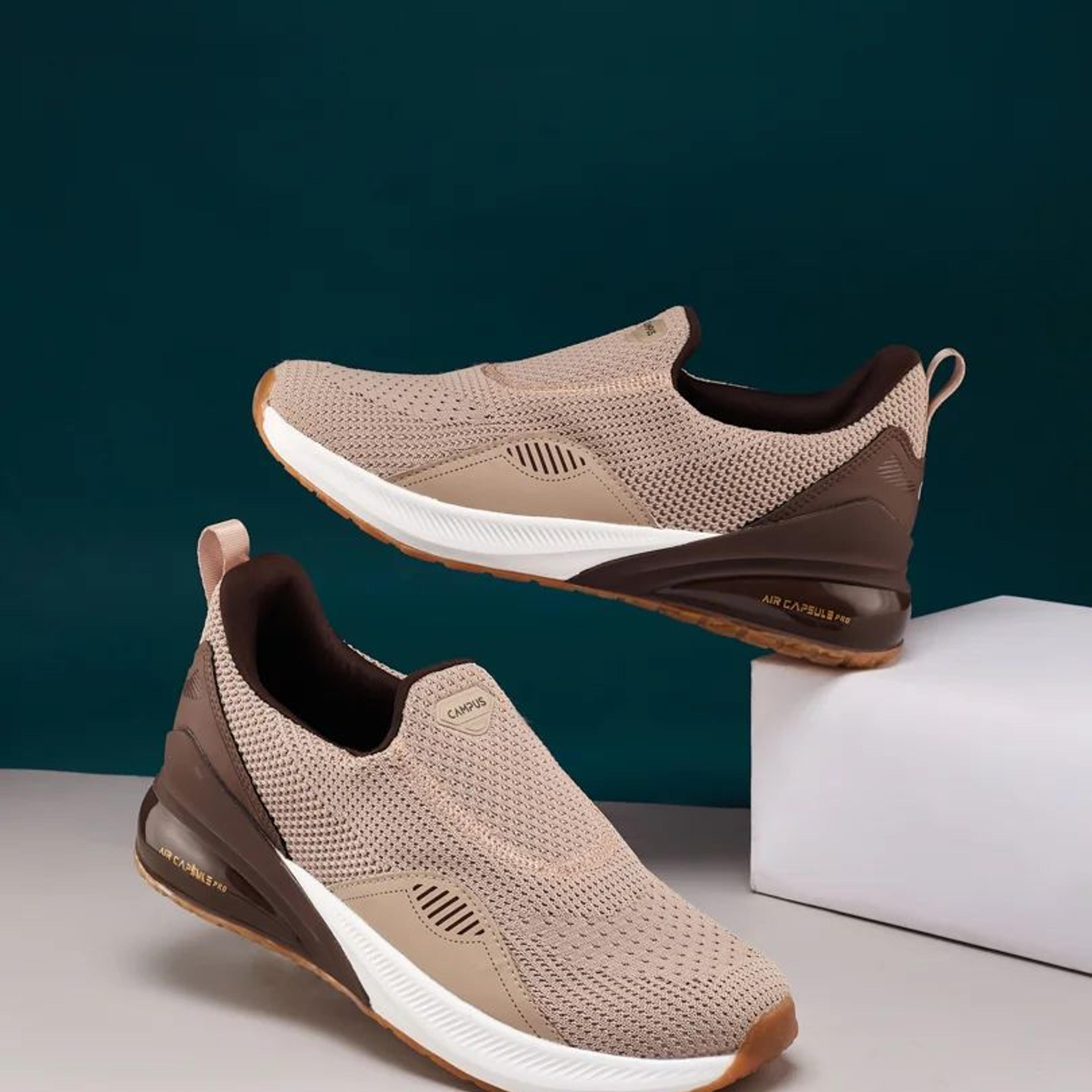 CROWD Beige Men's Walking Shoes
