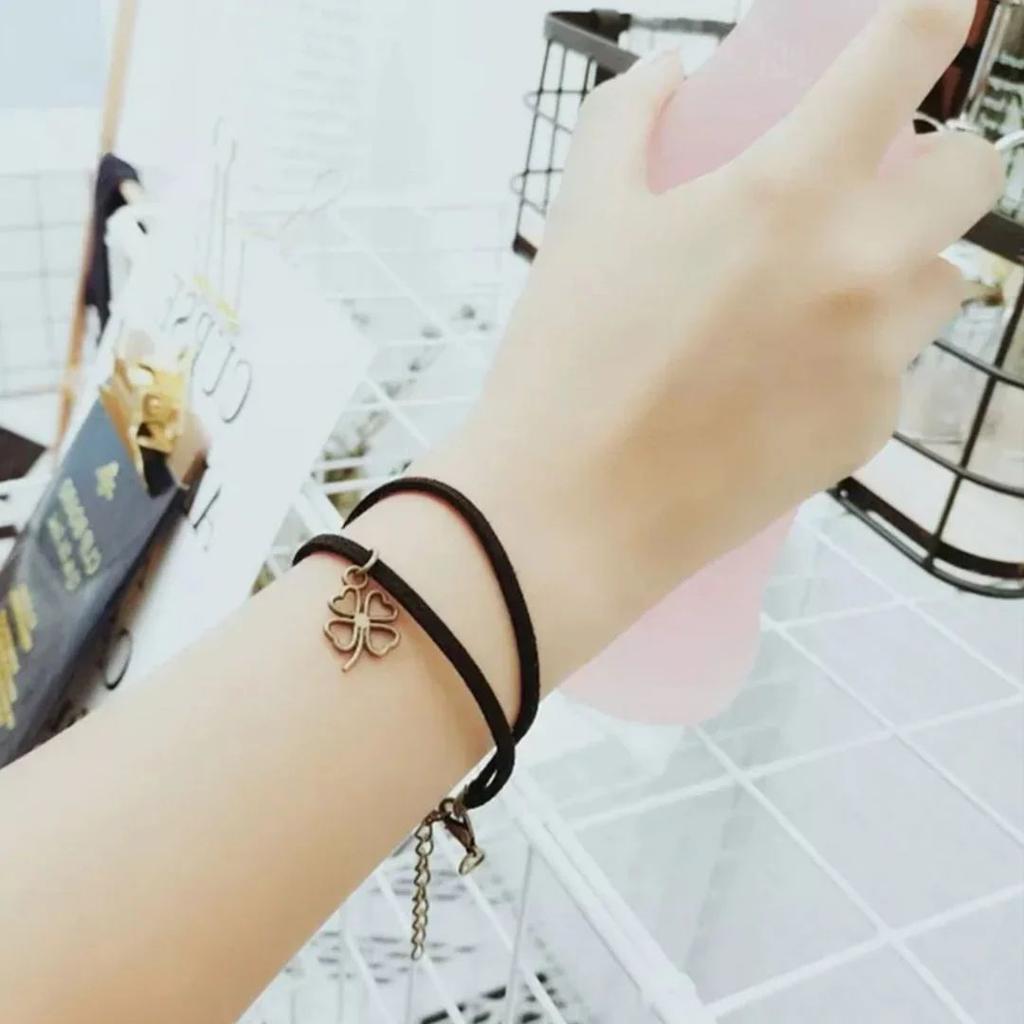 Lucky Bloom – Four Leaf Clover Charm Bracelet — photo 4