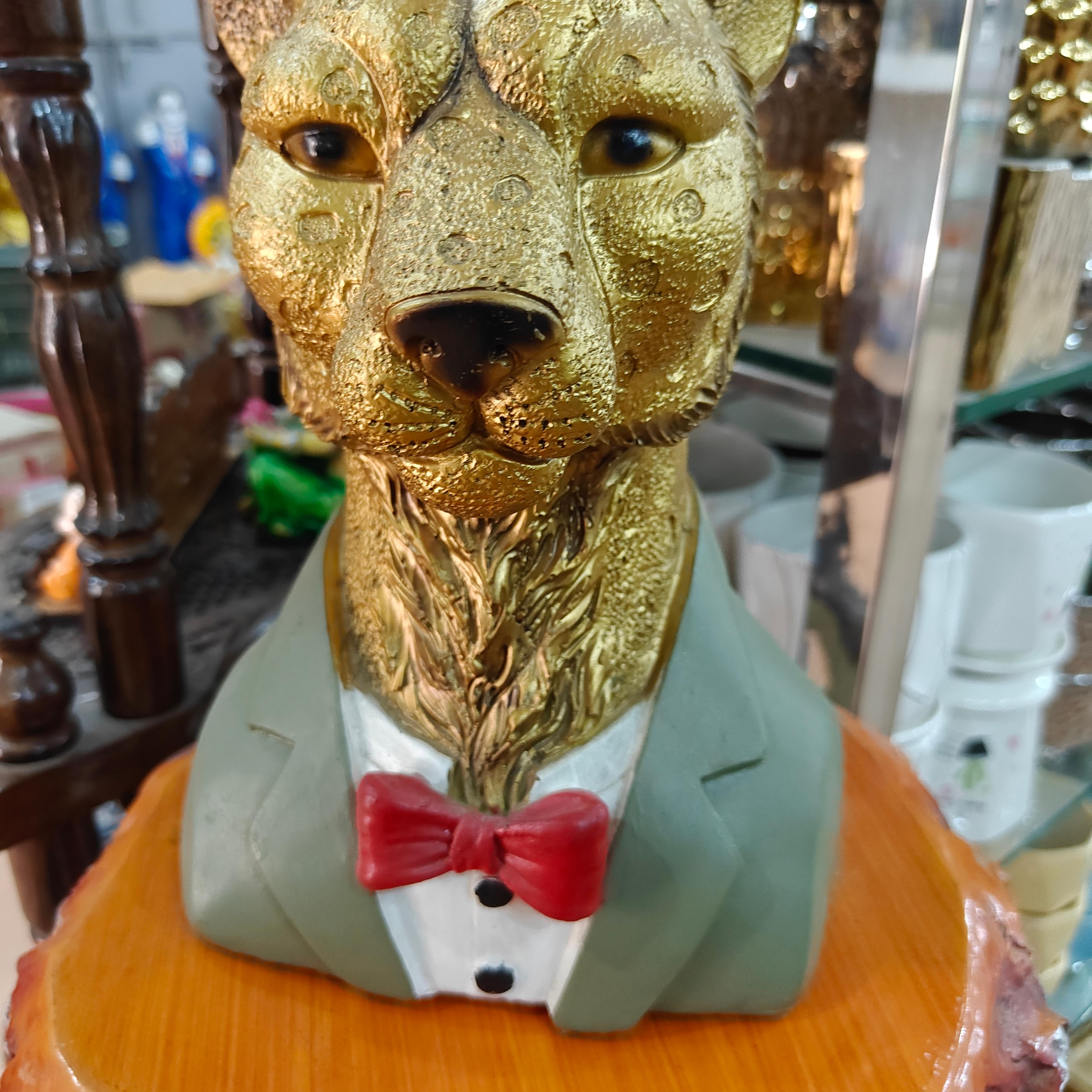 Gold Statue of a Man | Sculpture | Bronze | Decorative