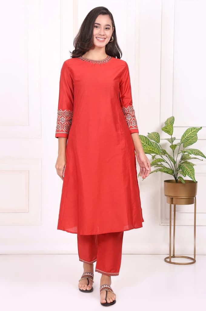 Red Solid Embroidered Straight Kurta and Straight Pants Set — XS