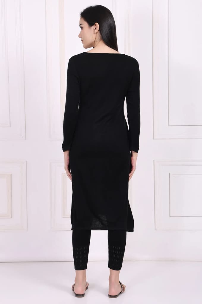 Black Embroidered Straight Acrylic Winter Kurta — photo 5