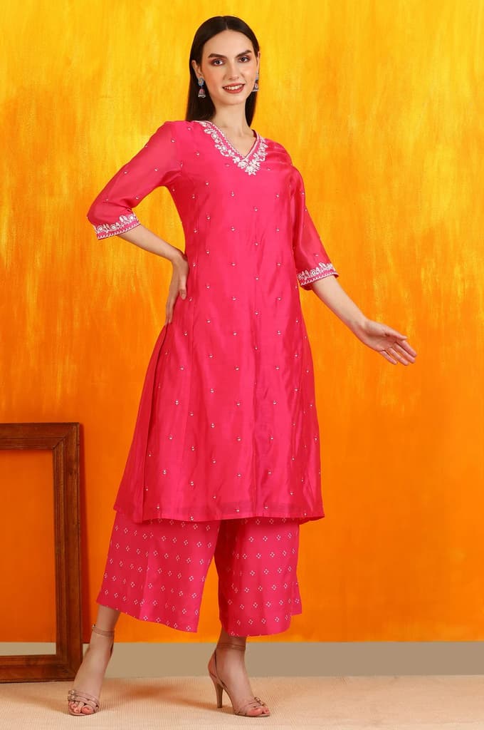 Pink Embroidered Chanderi Panelled Kurta, Cropped Pants and Dupatta Set — photo 6