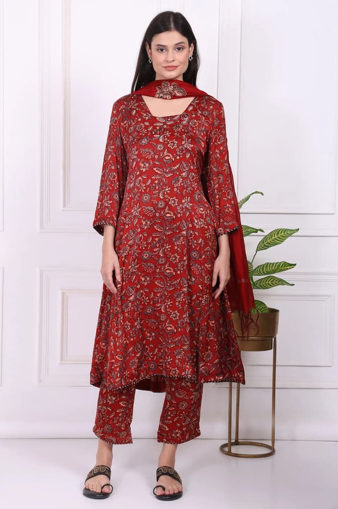 Red Floral Printed Modal Satin Straight Kurta, Pants and Dupatta Set — photo 2
