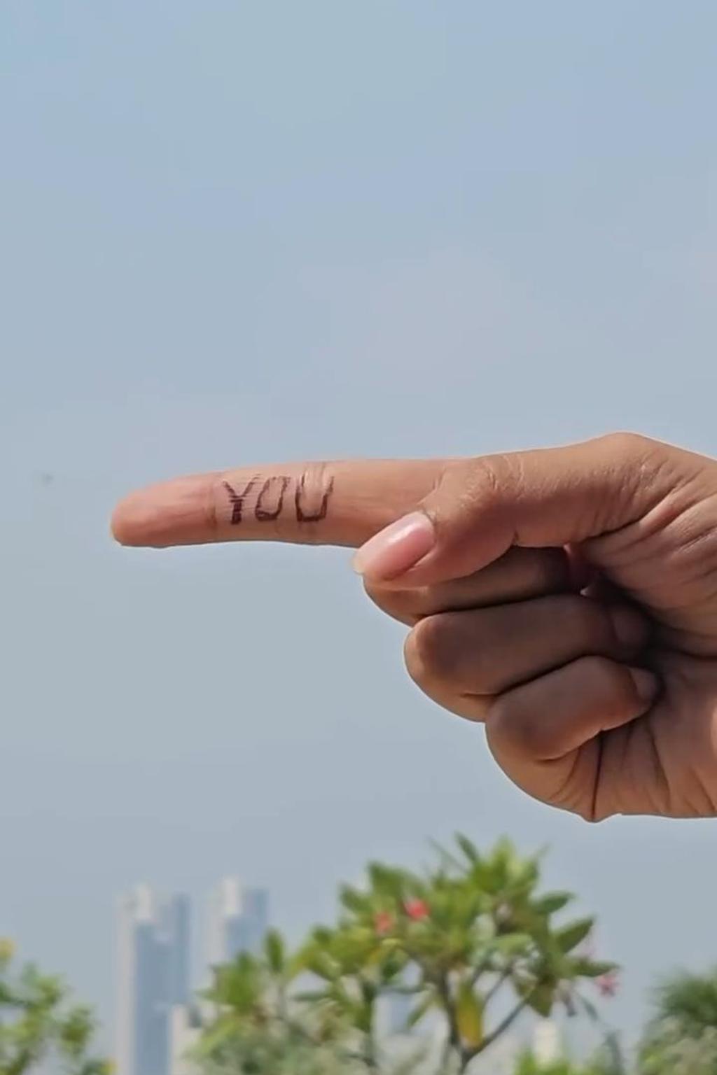 A Sign to Wear Your SPF! 🖐️☀️